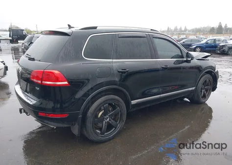 2013 Volkswagen Touareg Tdi Lux z USA, uszkodzony, nr VIN WVGEP9BP8DD003366